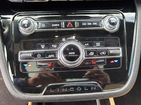 Used 2021 Lincoln Corsair Reserve image 18