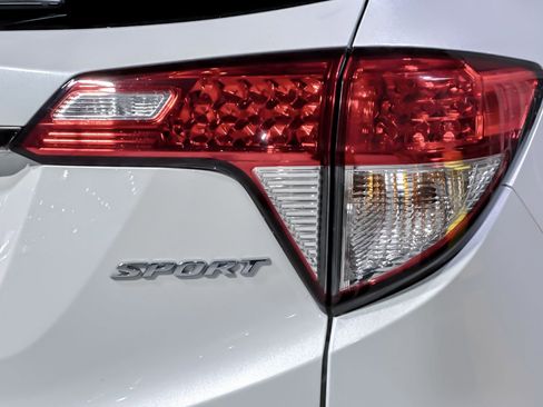 Used 2022 Honda HR-V Sport image 12