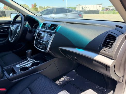 Used 2017 Nissan Altima 2.5 SV image 19