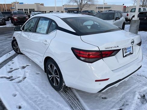 Used 2022 Nissan Sentra SV image 3