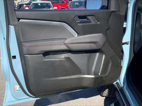 Used 2025 Chevrolet Colorado Z71 image 21