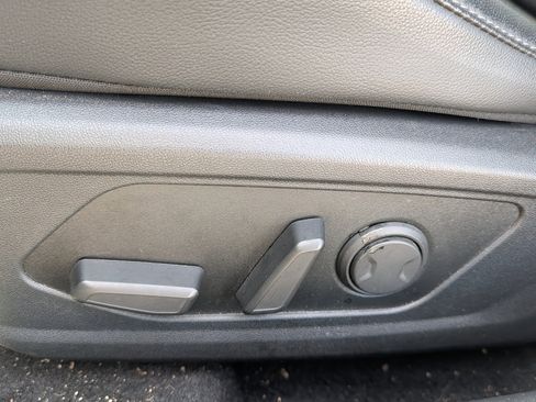 Certified 2025 Hyundai Elantra Limited image 11