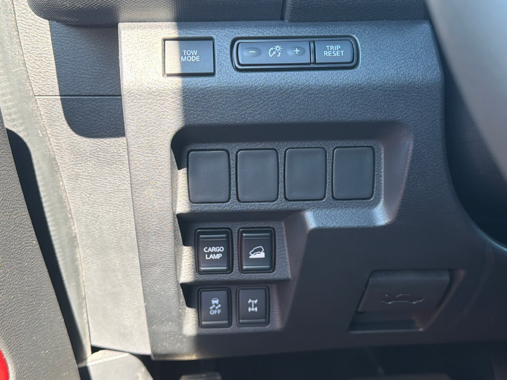 Used 2022 Nissan Frontier PRO-4X w/ Off-Road Protection Package AWD/4WD image 31