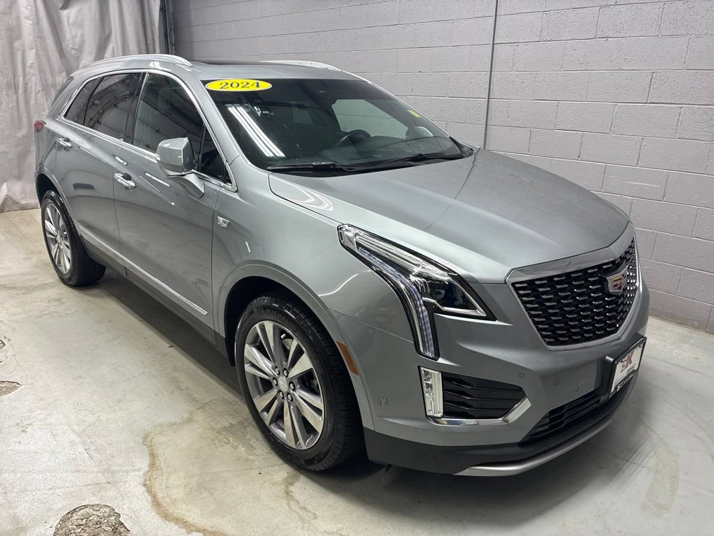 Used 2024 Cadillac XT5 Premium Luxury w/ Technology Package AWD/4WD image 5