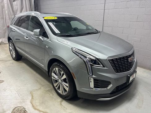 Used 2024 Cadillac XT5 Premium Luxury w/ Technology Package AWD/4WD image 5