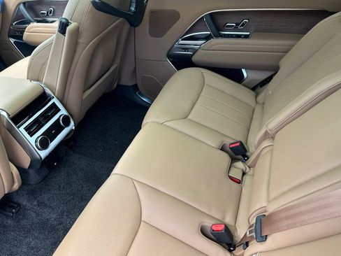 New 2026 Land Rover Range Rover Long Wheelbase SE AWD/4WD image 16