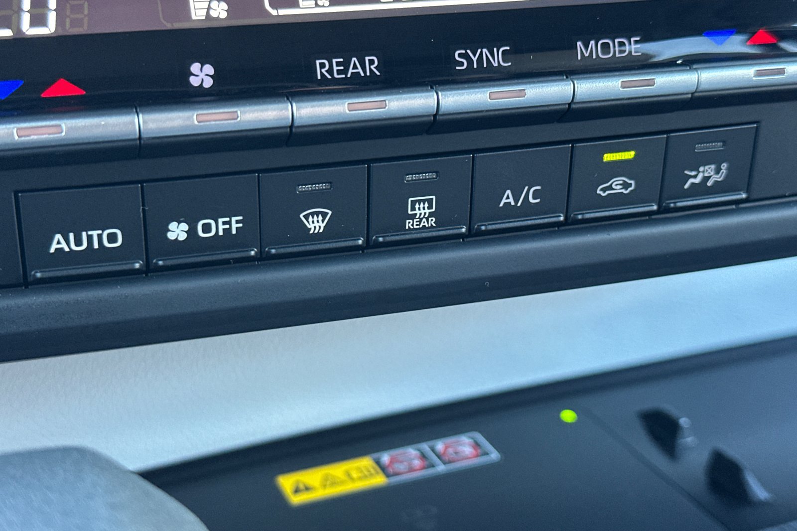 Certified 2026 Toyota Sienna LE FWD image 33