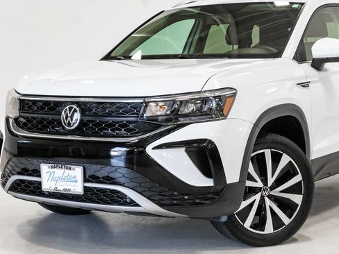 Used 2022 Volkswagen Taos SE AWD/4WD image 2