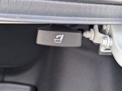 Used 2023 Honda Accord EX image 29