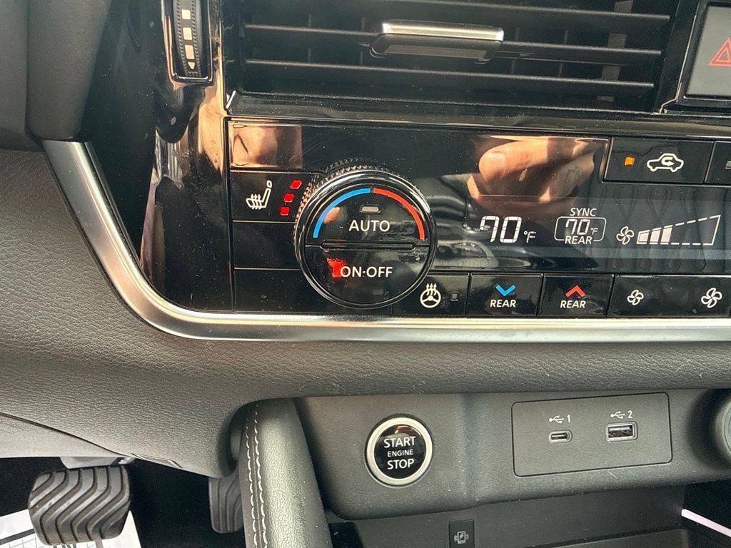 Used 2021 Nissan Rogue Platinum AWD/4WD image 34
