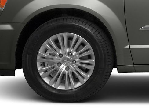 Used 2013 Chrysler Town & Country Touring-L w/ Premium Group FWD image 12