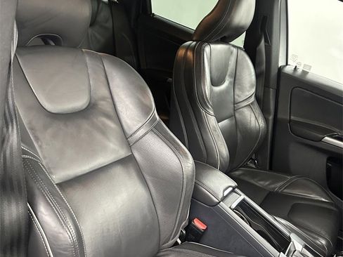 Used 2017 Volvo XC60 T6 R-Design w/ Climate Package image 41