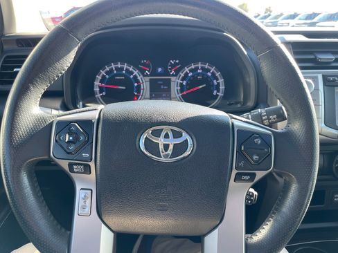 Used 2017 Toyota 4Runner SR5 Premium image 14