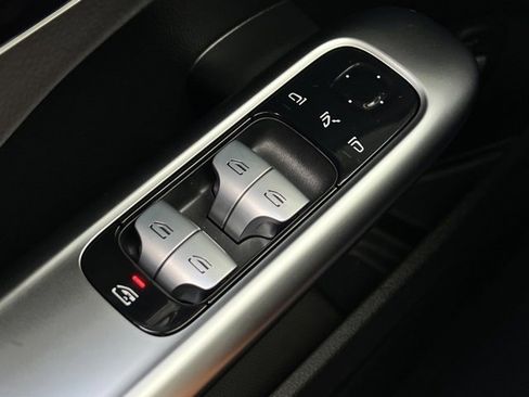 Used 2023 Mercedes-Benz C 300 4MATIC Sedan image 21