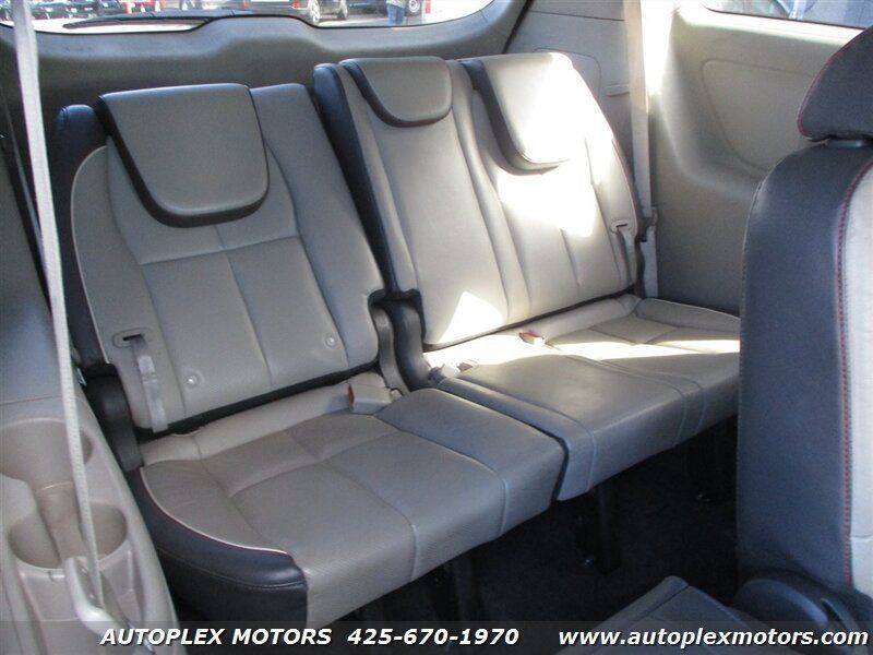 Used 2016 Kia Sedona LX w/ LX Essentials Premium Package FWD image 16