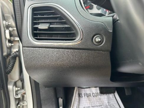 Used 2012 Chrysler 200 Limited image 23