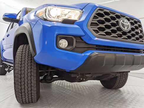 Used 2020 Toyota Tacoma TRD Off-Road w/ Technology Package AWD/4WD image 22