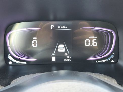 Certified 2025 Kia Soul LX FWD image 21