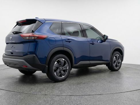 Used 2025 Nissan Rogue SV image 9