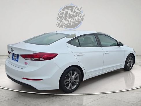 Used 2017 Hyundai Elantra SE w/ SE A/T Tech Package 03 FWD image 5