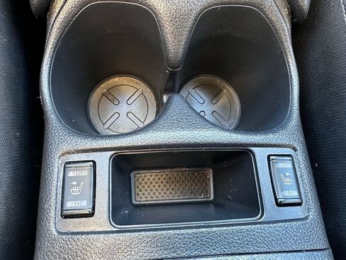 Used 2018 Nissan Rogue SV w/ Premium Package image 16