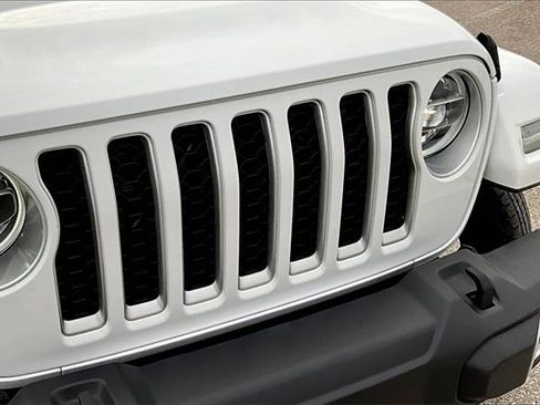 Used 2021 Jeep Wrangler Unlimited Sahara image 30
