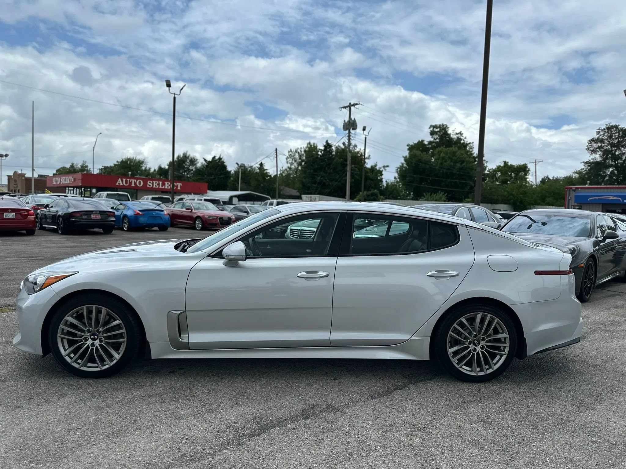 Used 2018 Kia Stinger RWD image 9