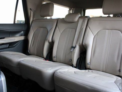 Used 2023 Ford Expedition Max Limited image 23