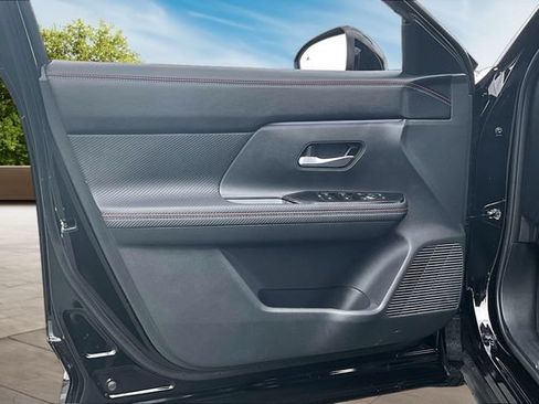 Certified 2025 Nissan Kicks SR AWD/4WD image 19
