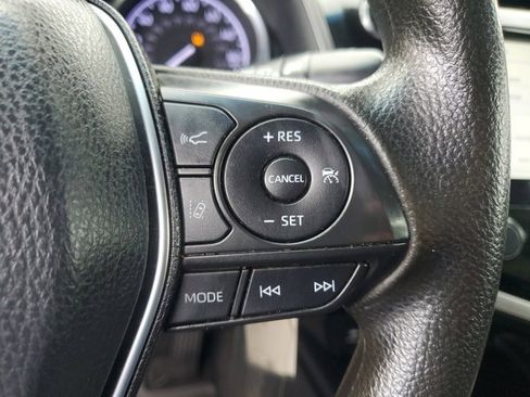 Used 2019 Toyota Camry LE image 21