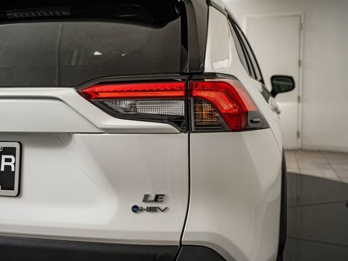 Used 2025 Toyota RAV4 LE AWD/4WD image 14