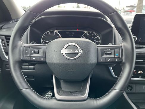 Used 2025 Nissan Rogue SV AWD/4WD image 30