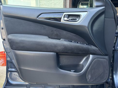 Used 2015 Nissan Pathfinder SV w/ Trailer Tow Package image 48