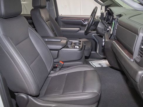 Used 2025 GMC Sierra 1500 SLT AWD/4WD image 15