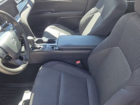 Used 2025 Toyota Camry LE AWD/4WD image 10