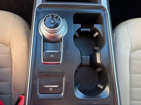 Used 2022 Ford Edge SE image 18