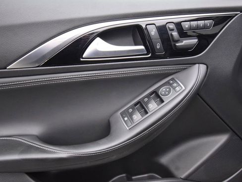 Used 2018 INFINITI QX30 Premium w/ Navigation Package AWD/4WD image 27