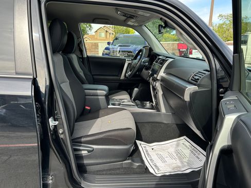Certified 2023 Toyota 4Runner SR5 AWD/4WD image 30