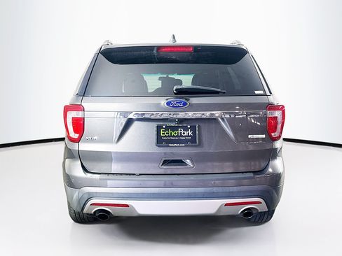 Used 2017 Ford Explorer XLT FWD image 7