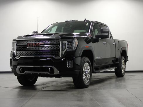 Used 2023 GMC Sierra 3500 Denali AWD/4WD image 8