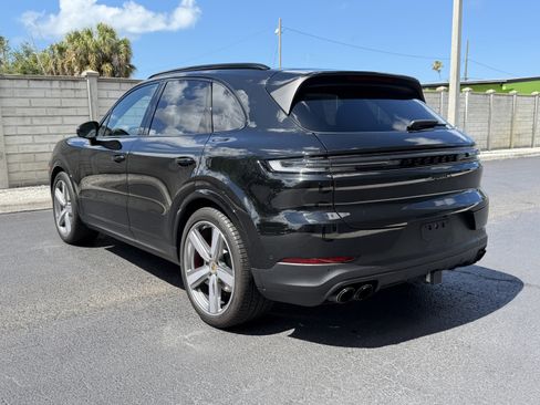 Certified 2024 Porsche Cayenne S AWD/4WD image 6