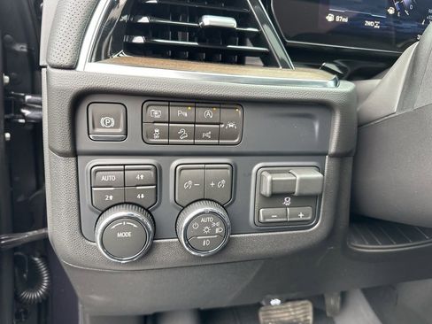 New 2026 Chevrolet Suburban High Country w/ Sun And Tow Package image 24