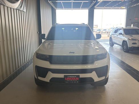 New 2026 Jeep Grand Cherokee L 4WD image 4