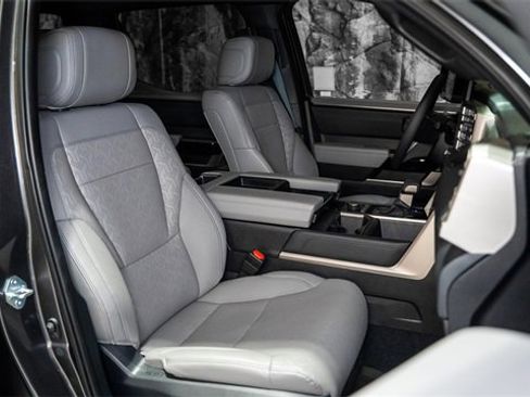 Used 2025 Toyota Tundra Limited image 9