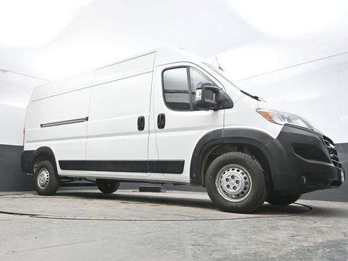 Used 2025 RAM ProMaster 2500 w/ Convenience Group image 29