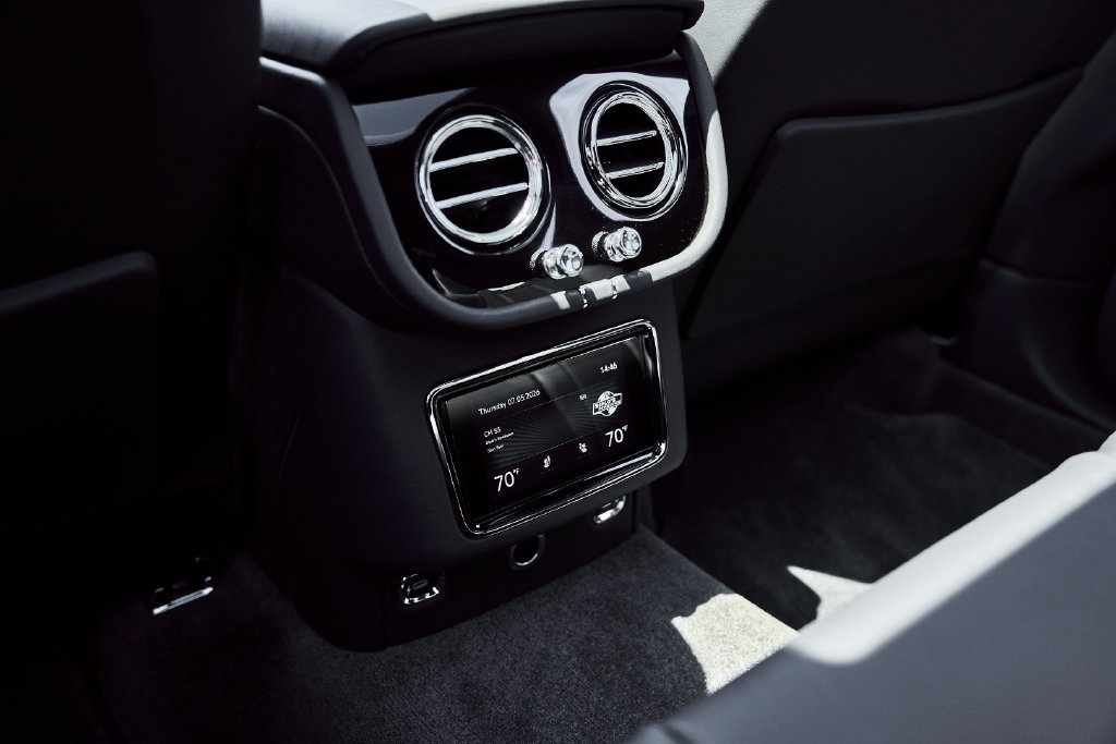 Used 2024 Bentley Bentayga AWD/4WD image 49