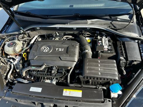 Used 2021 Volkswagen GTI S image 11