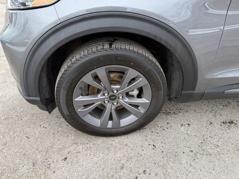 Used 2022 Ford Explorer XLT w/ Equipment Group 202A image 26