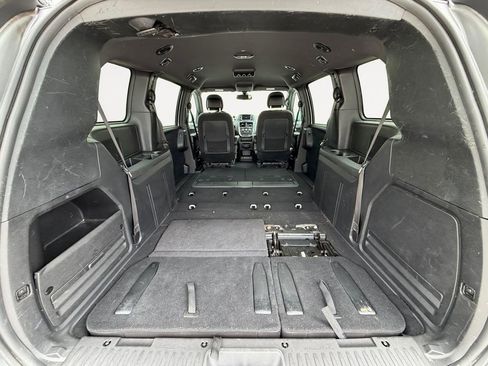 Used 2020 Dodge Grand Caravan SE FWD image 23