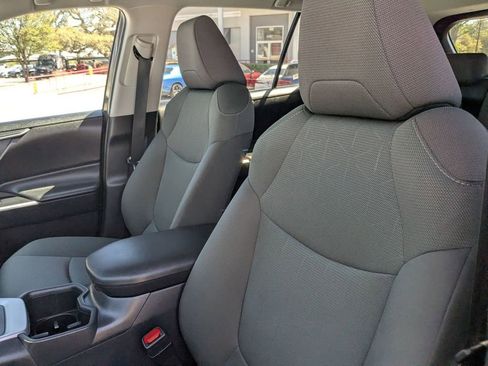 Used 2025 Toyota RAV4 XLE image 13